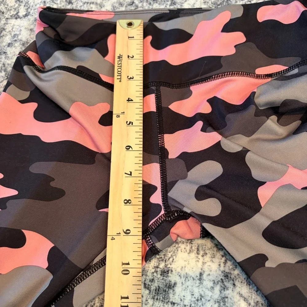 Nicole Miller NEW YORK ACTIVE Camo Print Legging Yoga Pant Activewear Size Small